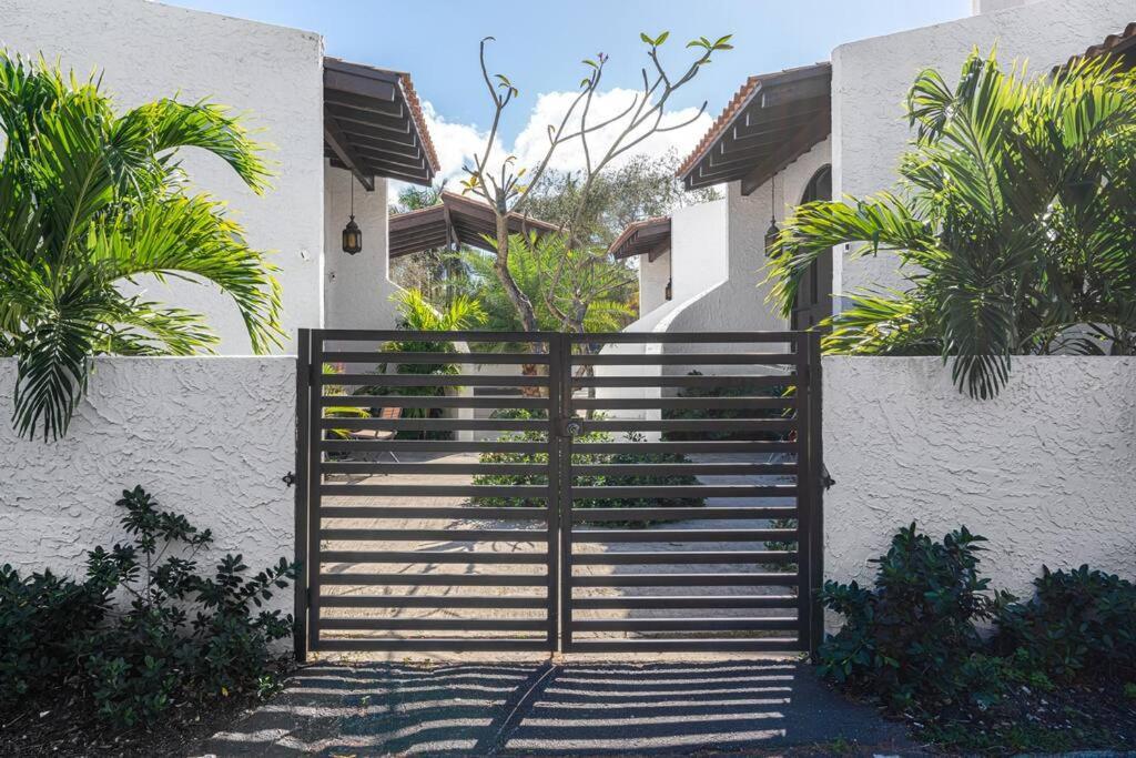 At St Unit A Luxury Pool Villa, Pet Friendly Pousada *